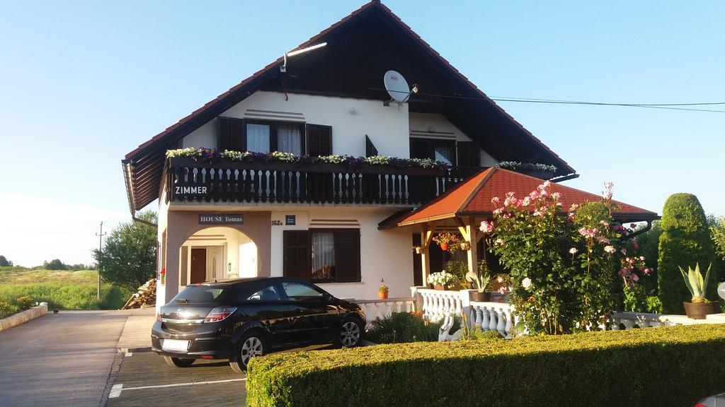 Guesthouse Tomas Catrnja Exterior photo