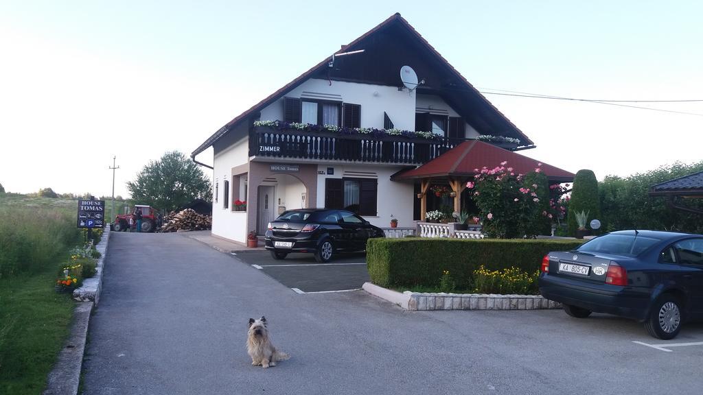 Guesthouse Tomas Catrnja Exterior photo